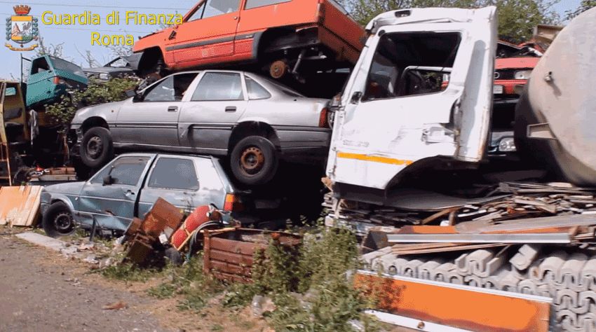 Palestrina, gestione illecita di rifiuti: accatastava rottami di auto  senza le dovute autorizzazioni