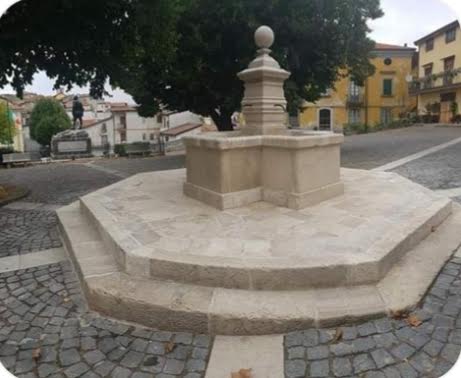 Sicignano degli Alburni, restaurata la monumentale Fontana di piazza Umberto