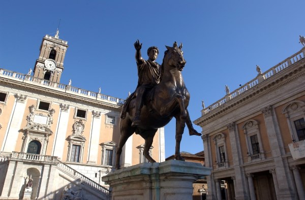 OCCUPAZIONE SUOLO PUBBLICO, OK DA GIUNTA A ESENZIONE CANONE PER MANIFESTAZIONI CULTURALI