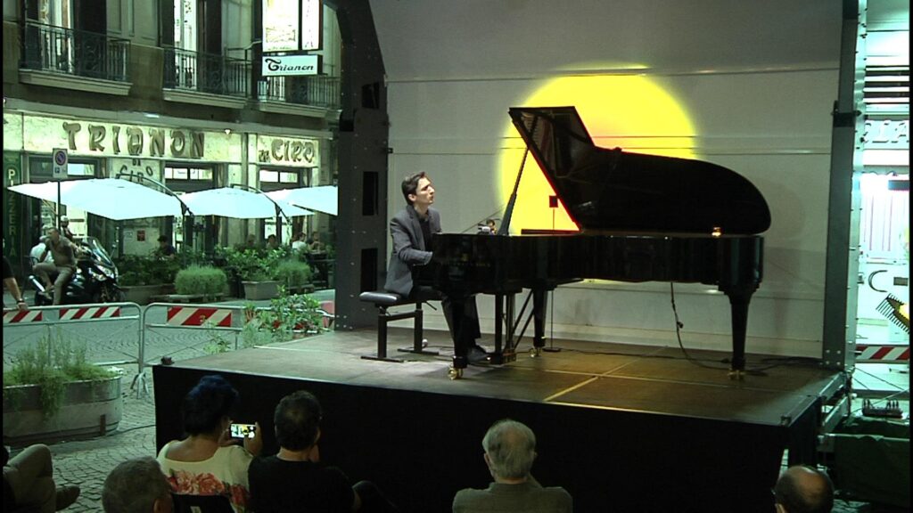 IL “PIANO B” DI ALEXANDER ROMANOVSKY IN RECITAL A PIAZZA CALENDA