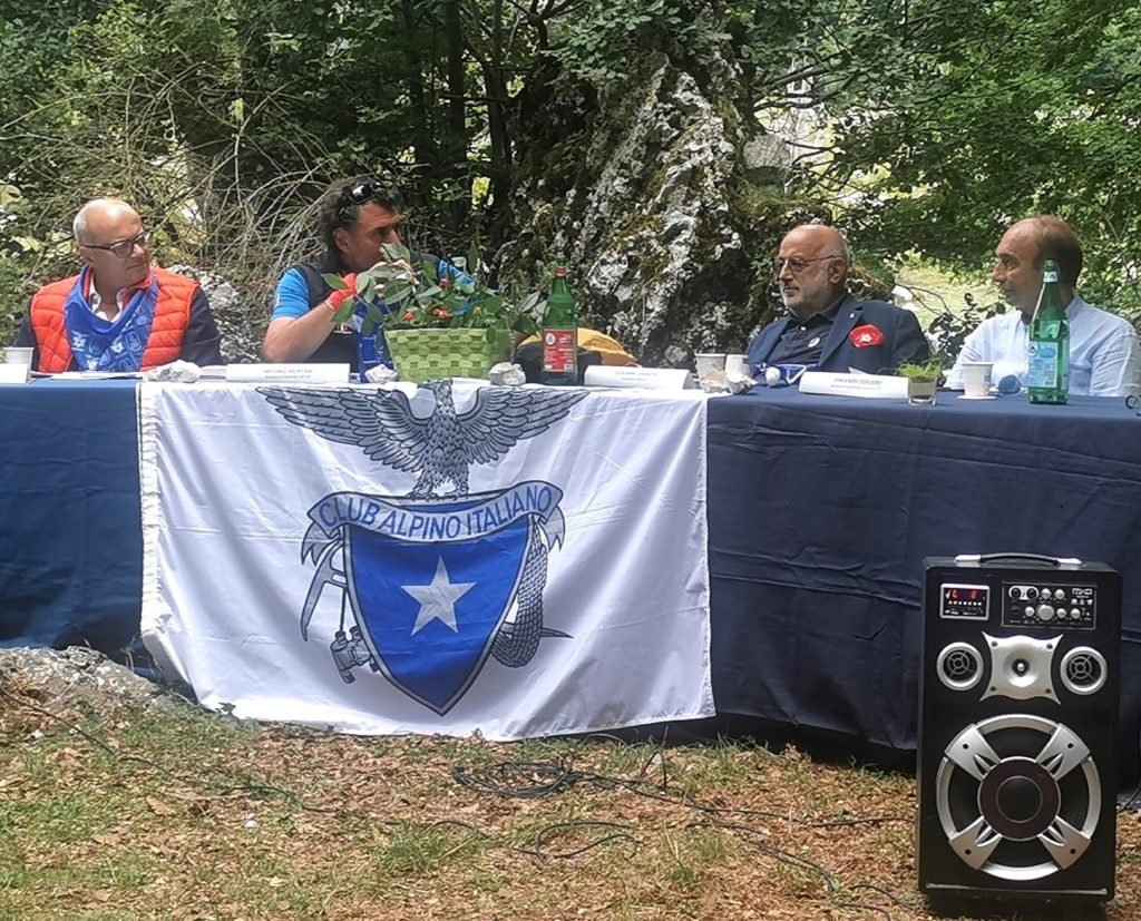 A VALLE FIORITA I 100 ANNI DEL PNALM, TOMA ALL’INCONTRO DEL CAI: “AREE MONTANE E INTERNE, LA REGIONE C’È”