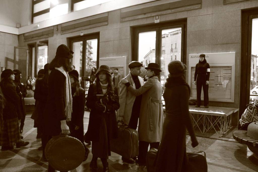 ‘MEMORIA – PONTI DI PACE’, ALLA STAZIONE CENTRALE DI BENEVENTO UNA PERFORMANCE PER COMMEMORARE LA SHOAH